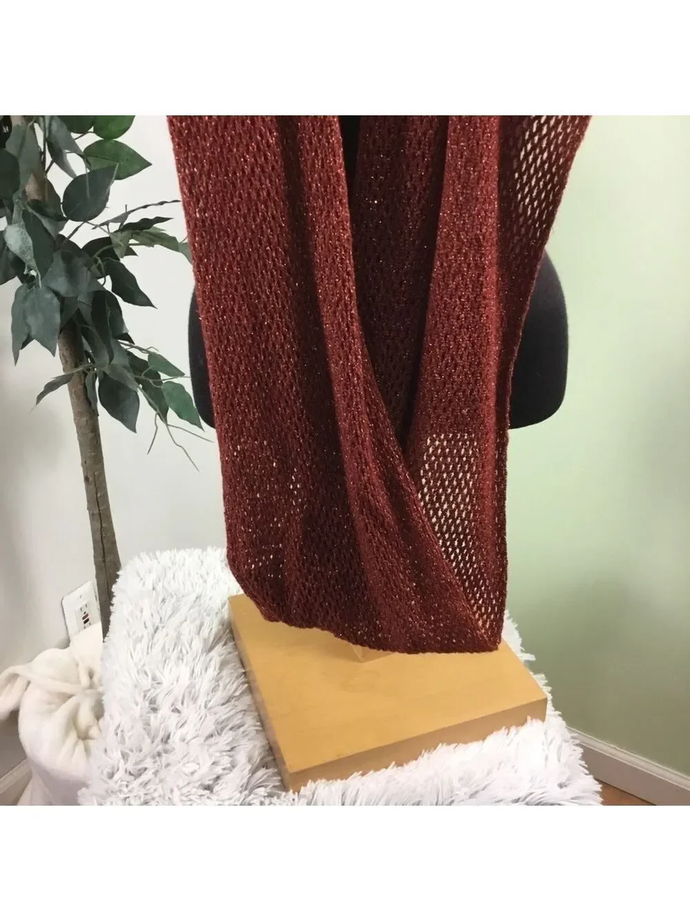Steve Madden Rust open knit infinity scarf